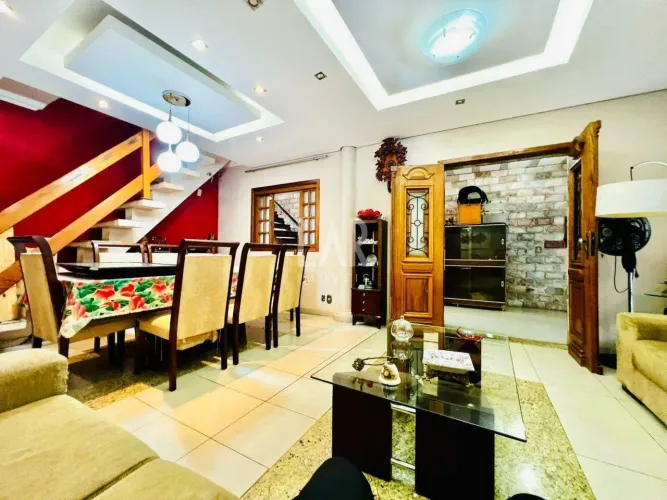 Casa de 1180m² à venda com 13 quartos, 9 banheiros, 2 suítes e 5 vagas de garagem no bairr