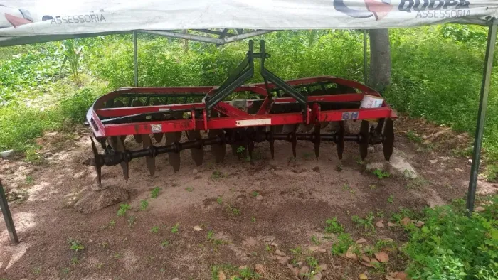 GRADE DE ARADO PARA TRATOR FABRICAÇÃO 2017 MARCA TATU MARCHESAN