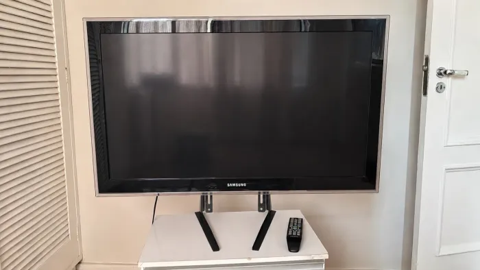 TV LCD SAMSUNG 40 POLEGADAS COM DEFEITO