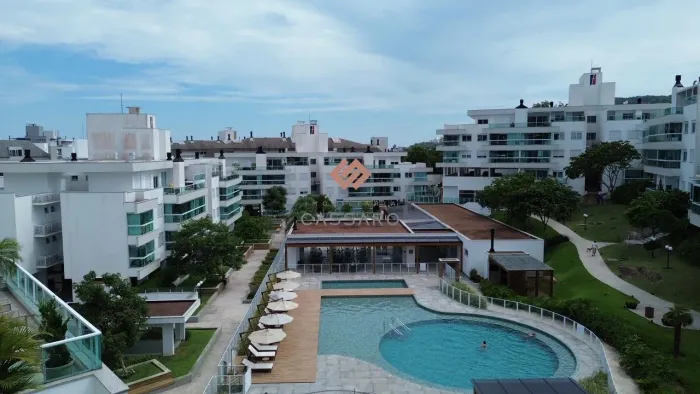 Apto mobiliário em Club Jurerê