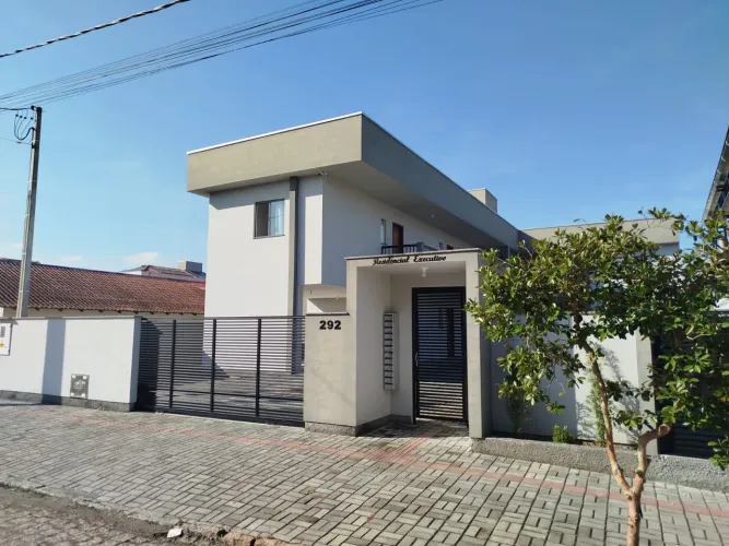 Apto Studio semi mobiliado