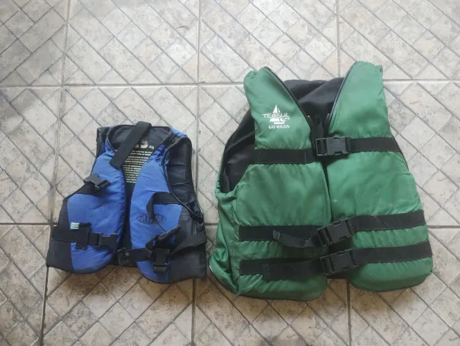 Coletes salva-vidas 25 e 60 Kg