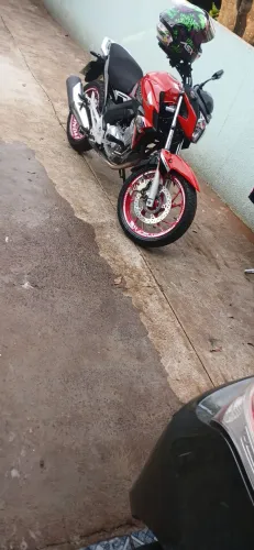 Vendo linda cb tuwister 2021 com apenas 15 mil km