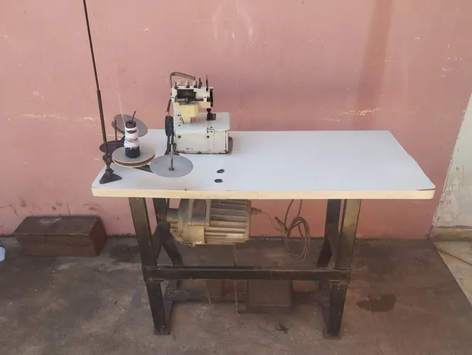 Máquina de costura 