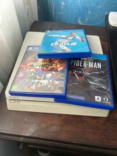 Playstation 4 SLIM Branco Edição japonesa