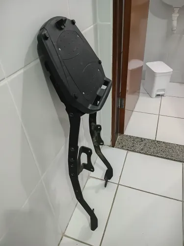 Vendo suporte para Baú CB650R 