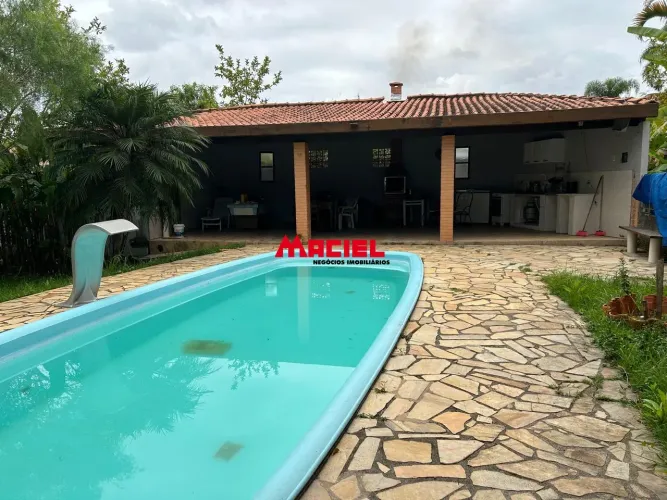 Chácara à Venda no Jardim República, Zona Urbana | 1.534 m² | Completa e Toda Murada