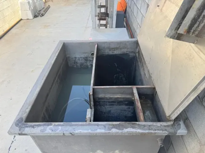 Tanque em inox externo tratamento de  superficie e separador de óleo