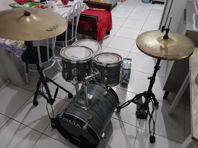 Mini bateria acústica