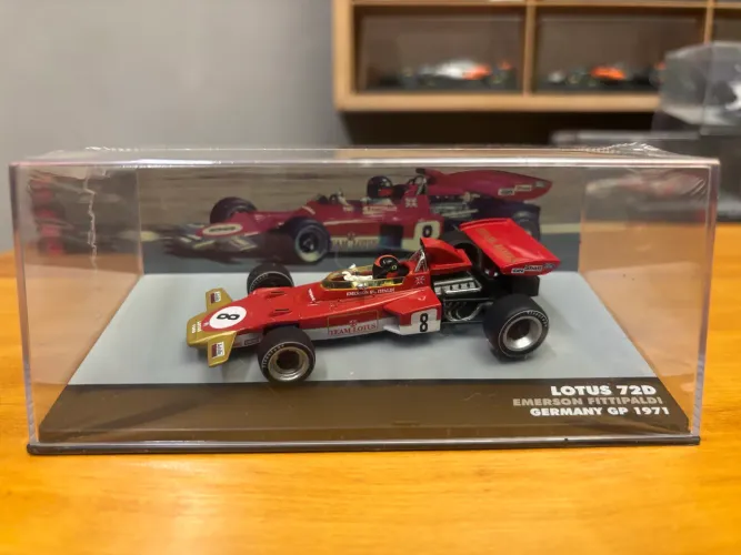F1 Lótus Vermelha 72D 1971 1:43 Lendas Brasileiras