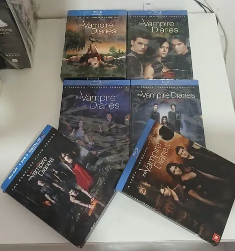 THE VAMPIRE DIARIES- 6 TEMPORADAS COMPLETAS EM BLU-RAY