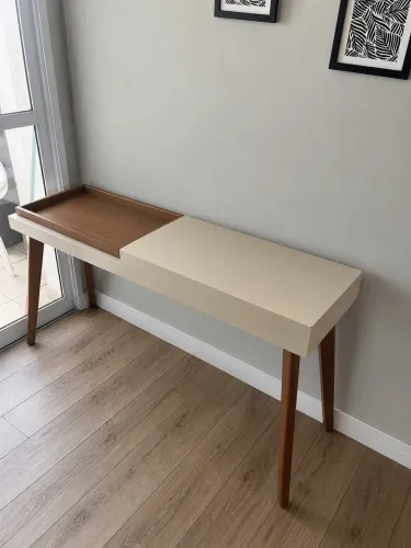 Aparador Moderno Off White e Madeira - Excelente Estado