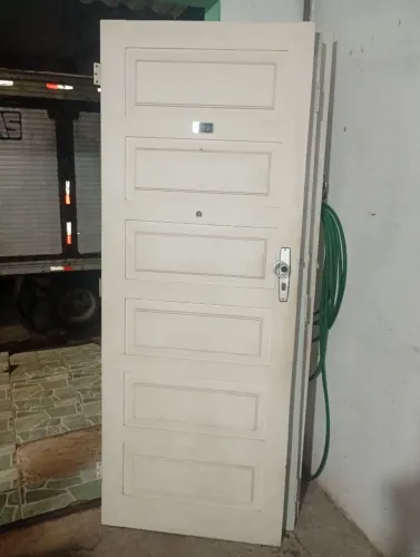 Porta de frente de Jatobá almofadado tamanho 80 pó 2.10 valo $600 só ligar *71 zap