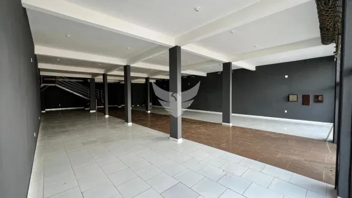 Ponto comercial 840m² na Av Jatuarana com 3 pavimentos