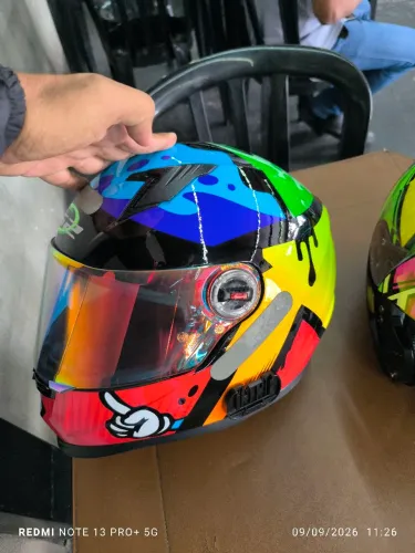 Capacete em perfeito estado
