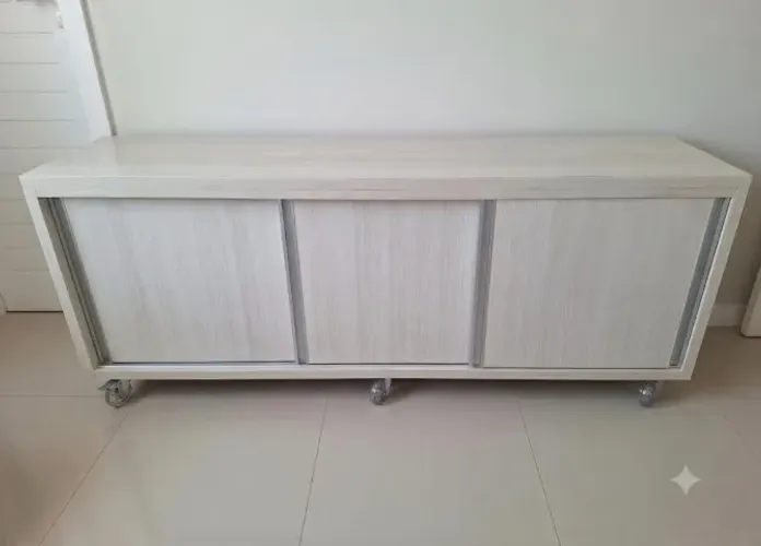 Móvel MDF / armário 1,80x0,45x0,72 (altura) com rodinhas R$ 450,00