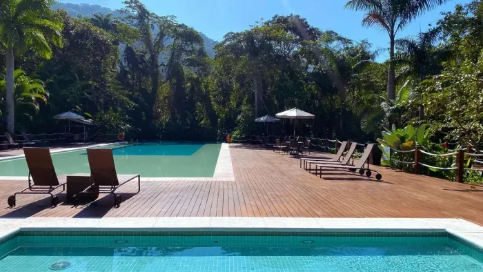 Juquehy  condomínio de luxo, a apenas 200 metros da praia.