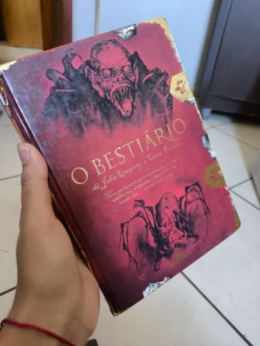 VENDO LIVRO O BESTIÁRIO (john gregory)