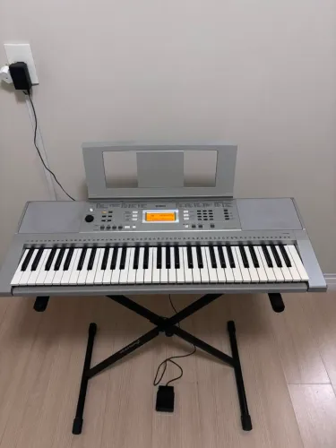 Teclado Yamaha YPT - 340 cinza