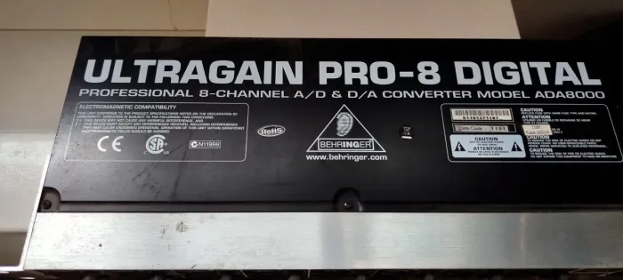 Vendo um ADA8000 behringer