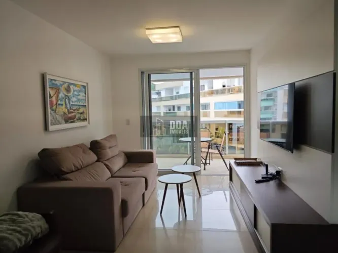 Apartamento mobiliado com três quartos na Praia de Jurerê