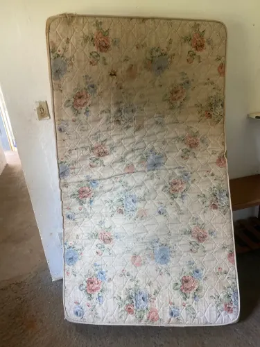 Vendo colchão de casal de espuma