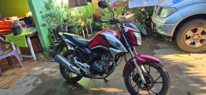 Vendo moto titan 160 24/25