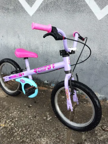 Vendo essa bike aro 16 de menina 