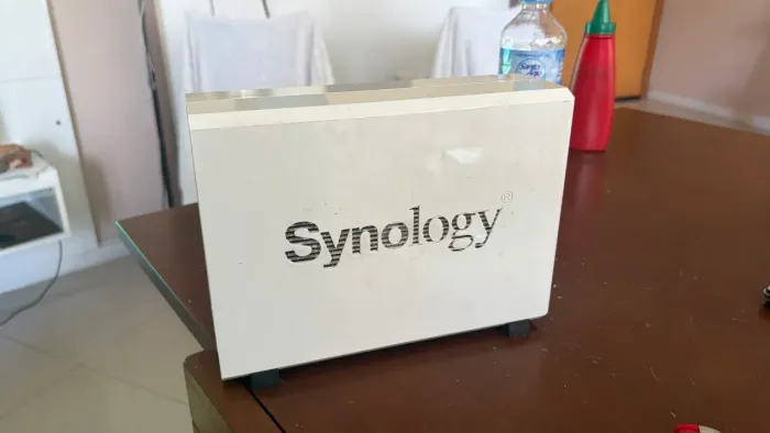 Synology DS120j NAS + HD Seagate IronWolf 8TB | Servidor Backup Nuvem Pessoal