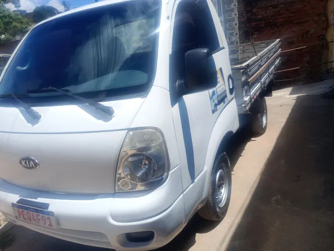 Caminhão porte pequeno para fazer frete ZAP *05