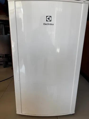Barbada Frigobar Electrolux RE120