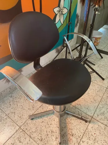 Cadeira e lavatório de salão