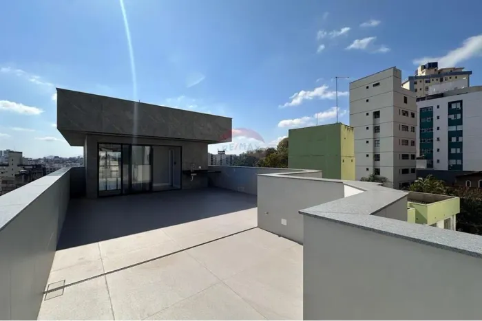Cobertura Moderna e Sofisticada no Bairro Silveira
