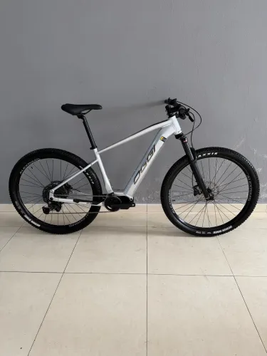 Bicicleta E-Bike Oggi 8.2 tamanho 19