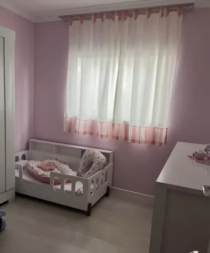 Cortina Infantil Bege - Com Detalhe Salmão