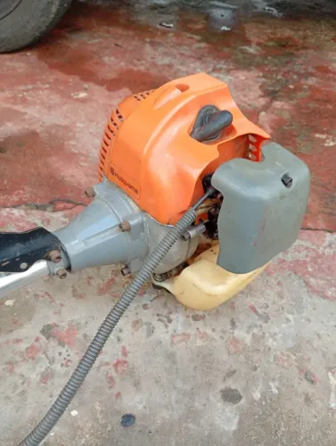 Roçadeira husqvarna usada