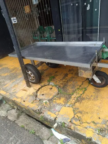 Carro de inox em excelente estado