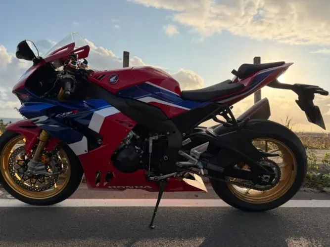 CBR 1000 RR-R fireblade único dono