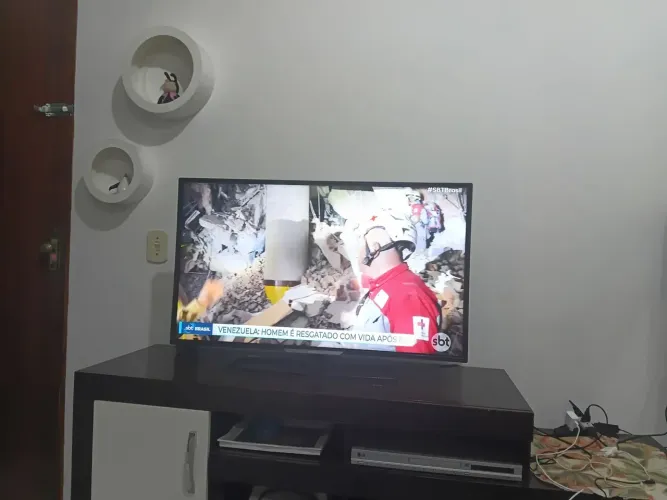 Troco TV 40 polegada smart antiga por celular A15 ou A16