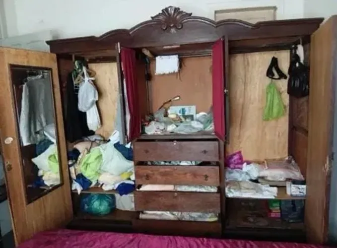 Modelo colonial, guarda-roupa de casal