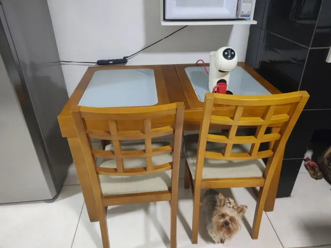 Mesa 4 cadeiras