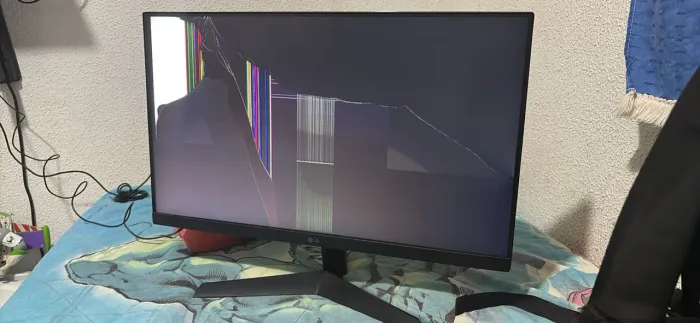 Monitor LG Ultragear 24GN60R - TELA QUEBRADA - Para Retirada de Peças
