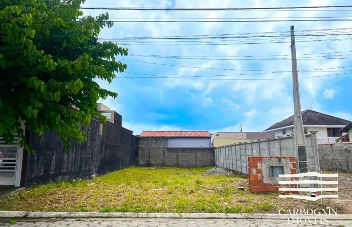 Terreno a Venda no Village das Flores em Caçapava
