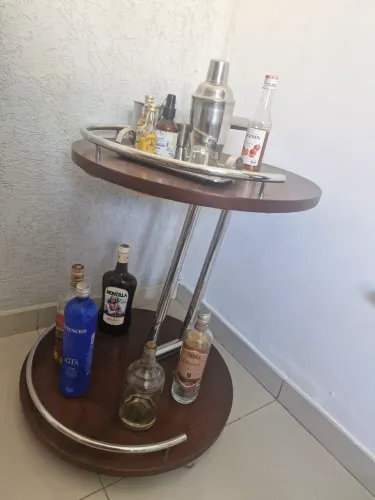 Bar com rodinhas