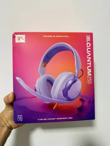 Jbl quantum 250 na caixa
