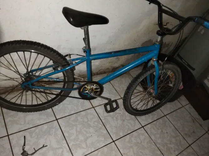 Vendo bicicleta, motivo: quero compra uma maior pra mim trabalhar!!!