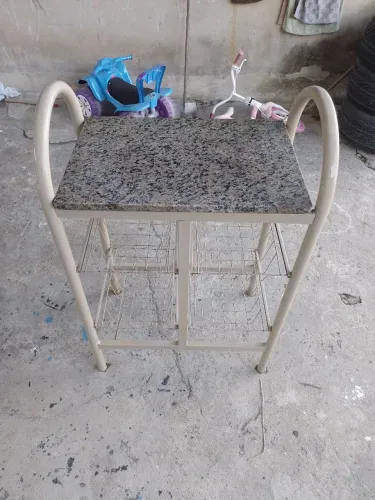 Fruteira com pedra