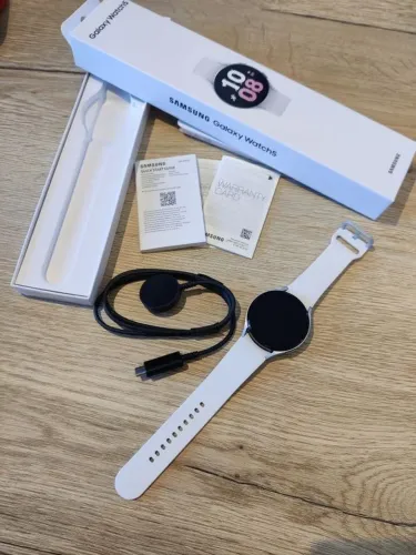 Samsung Smart watch5 (NOVO)