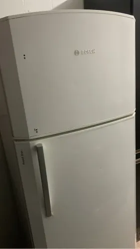 Vendo geladeira Fros Free Bosch!!! Com um pequeno defeito.