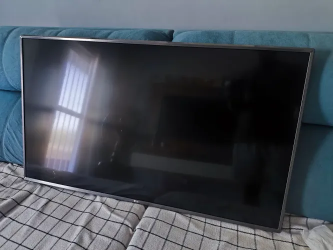 Tv LG 49 COM DEFEITO